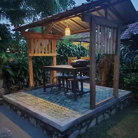 Giri Sari Guest House Pemuteran Exterior foto