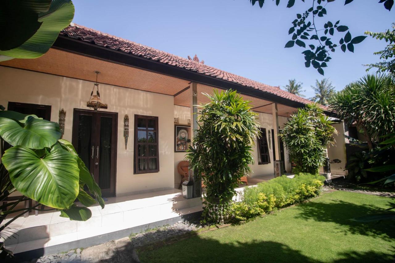 Giri Sari Guest House Pemuteran Exterior foto