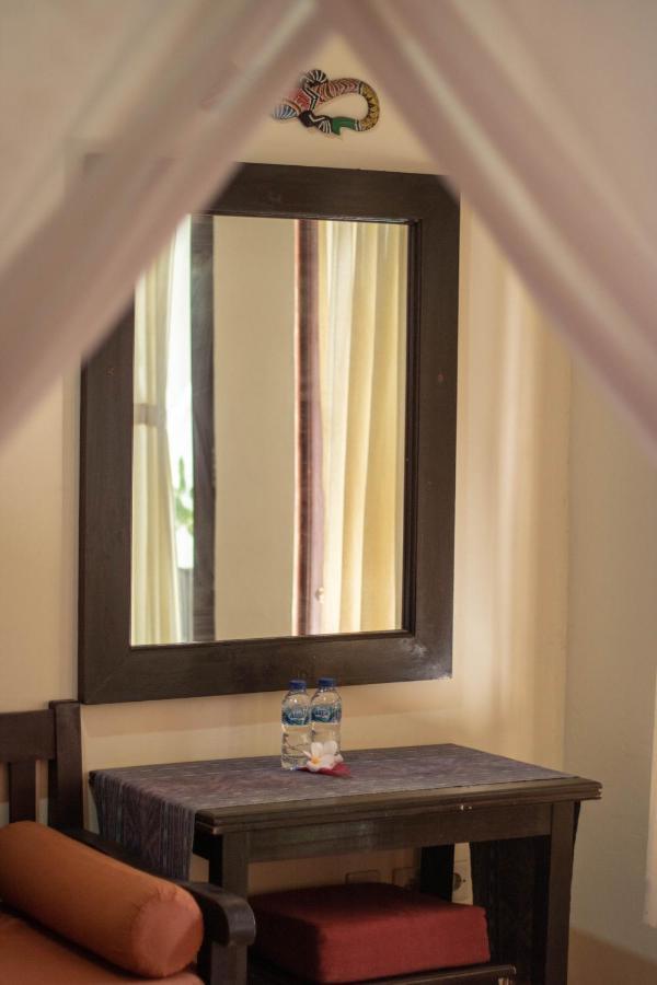 Giri Sari Guest House Pemuteran Exterior foto