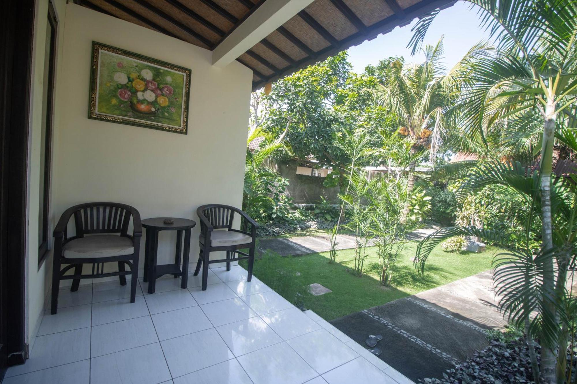 Giri Sari Guest House Pemuteran Exterior foto