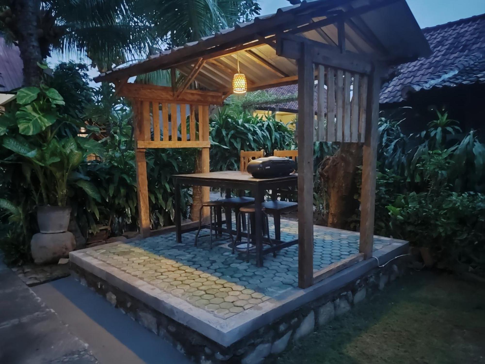 Giri Sari Guest House Pemuteran Exterior foto